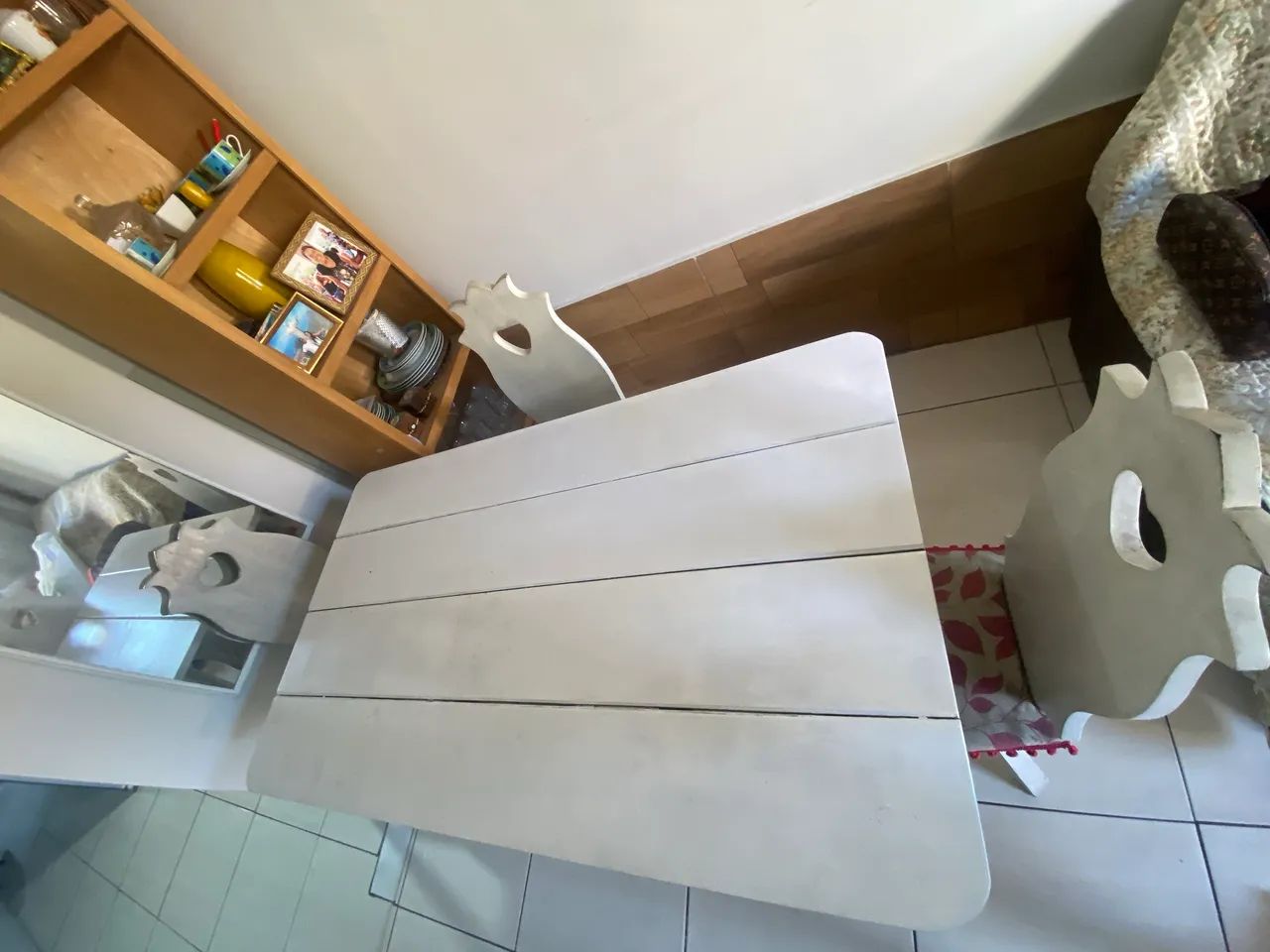 Mesa com 4 cadeiras MADEIRA LEGITIMA RARIDADEE !! - Foto 5