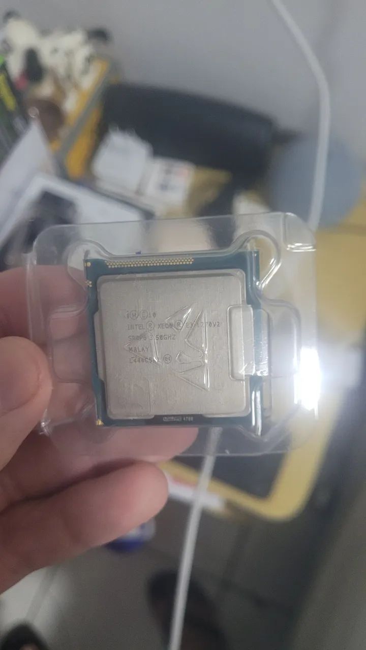 Chip Intel Xeon E3-1270V2 SROP6 3.5GHZ - novo