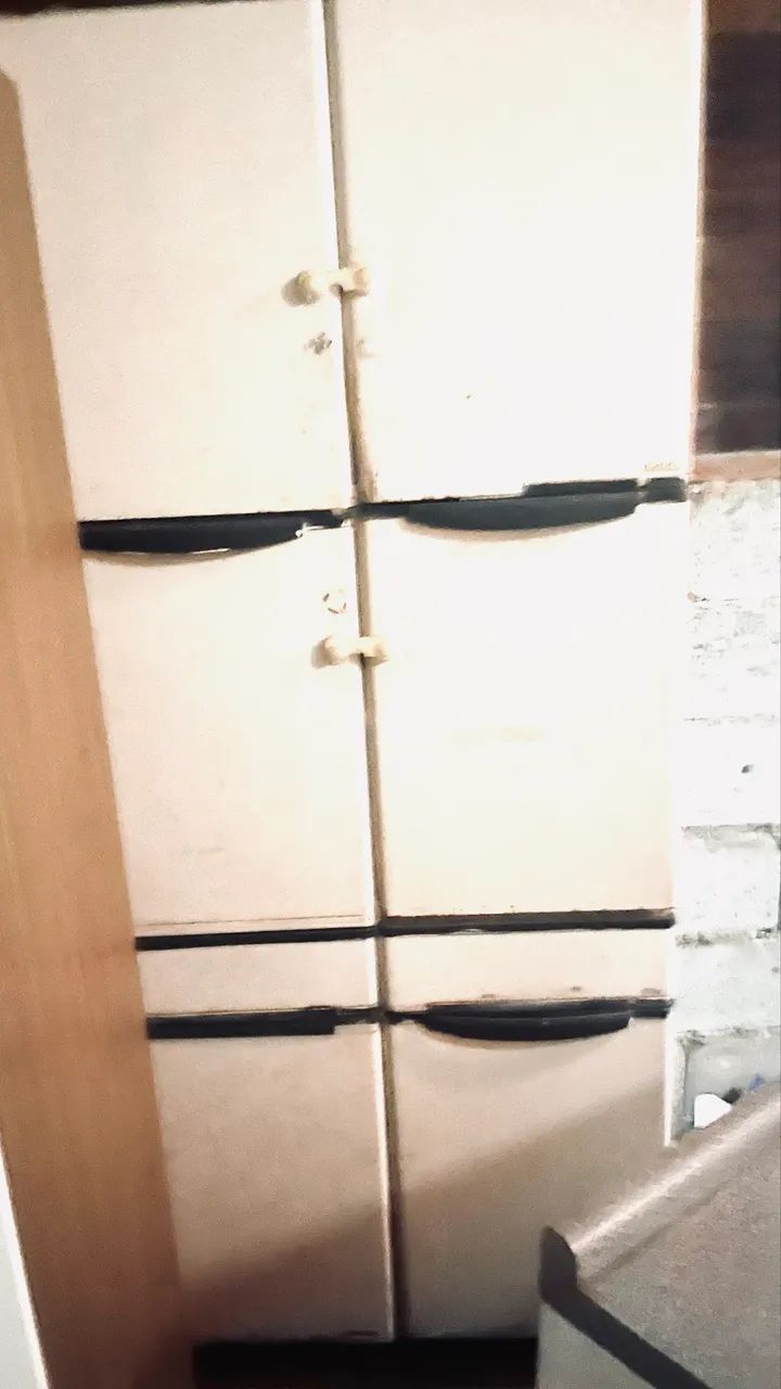 Armário de Cozinha Metálico Antigo - Resistente e Funcional  - Foto 3