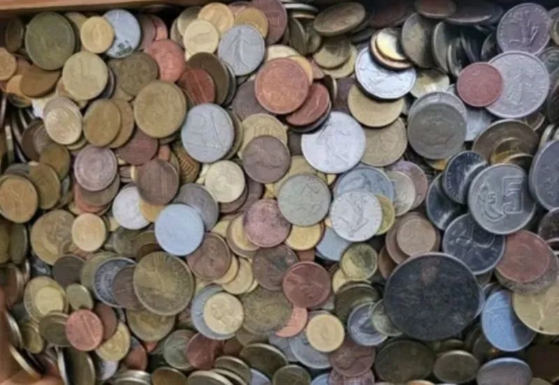 Lote com 20 moedas nacionais e estrangeiras.  - Foto 5
