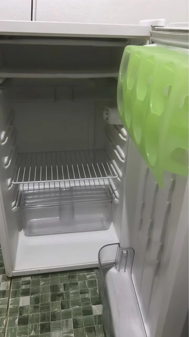Frigobar perfeito estado , funcionando perfeitamente 490,00 - Foto 2