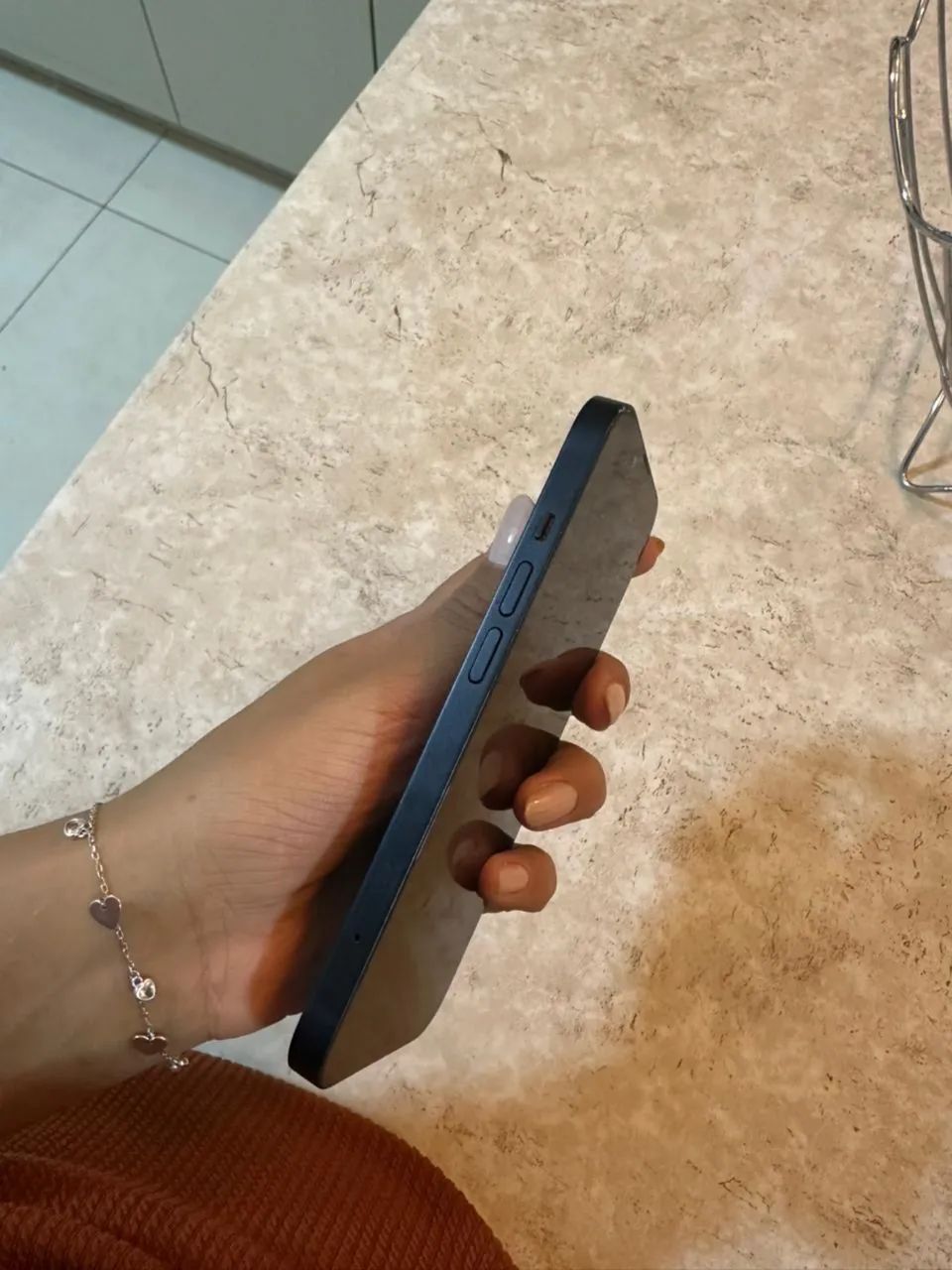 Vendo IPhone 13, 128 GB  Celular em ótimo estado - Foto 3