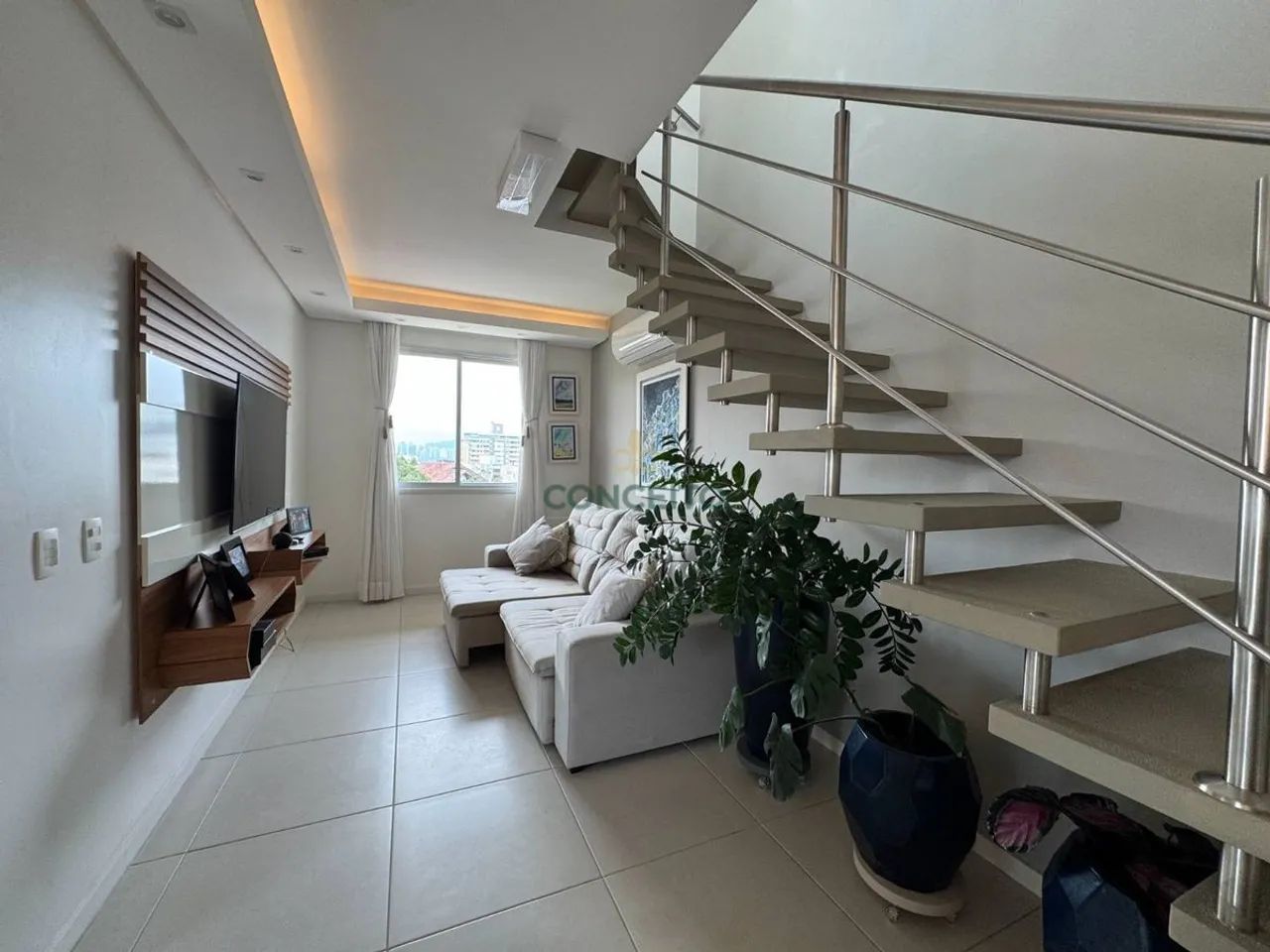 Apartamento Duplex à venda, sacada com churrasqueira, 2 dormitórios, 1 suíte (ambos com sa - Foto 5