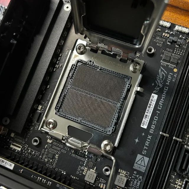 Placa Mãe ASUS ROG STRIX B850-I AM5 Mini-ITX - Foto 4