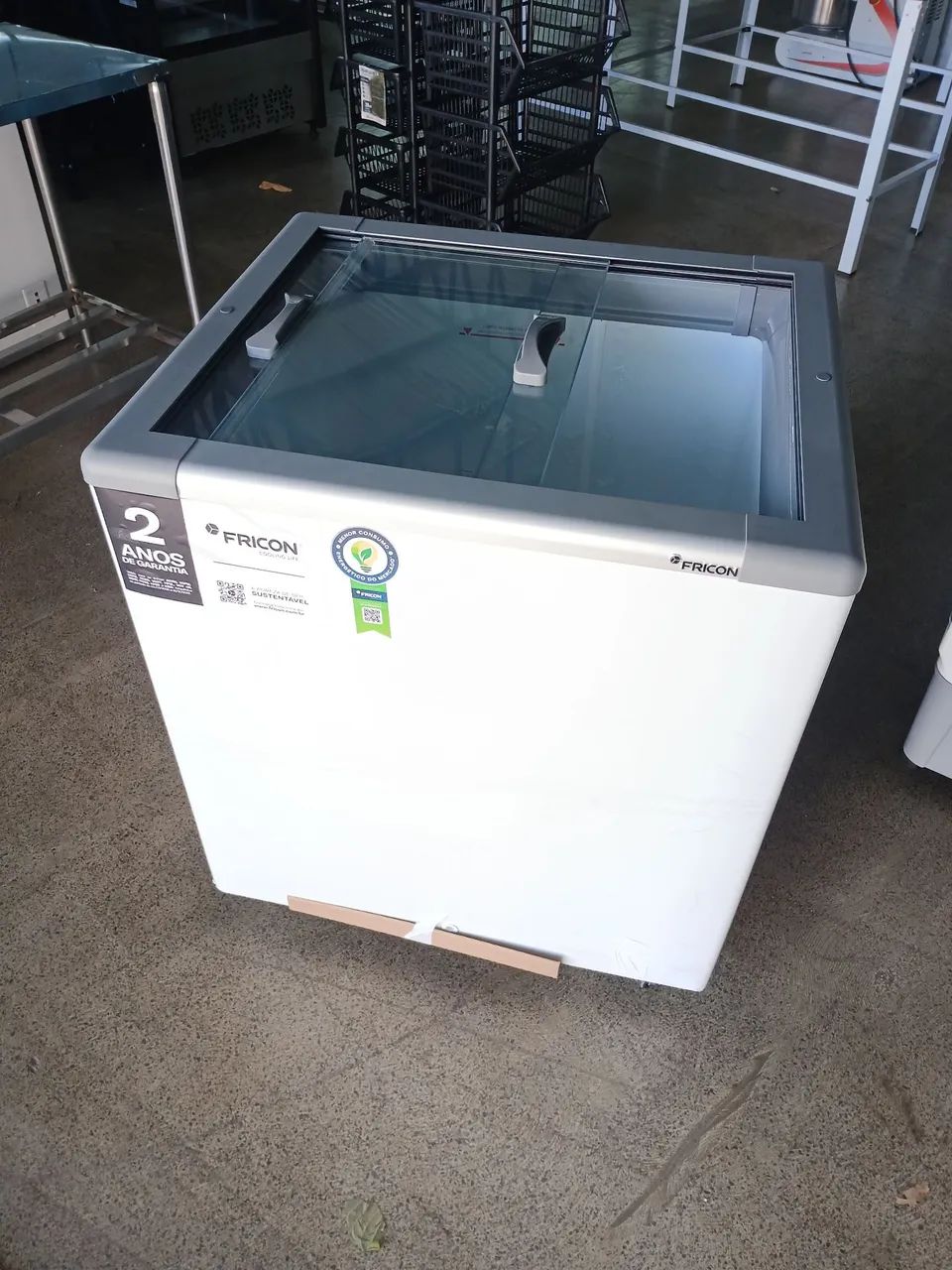 Freezer Horizontal Fricon 216 Litros com Led - Foto 4