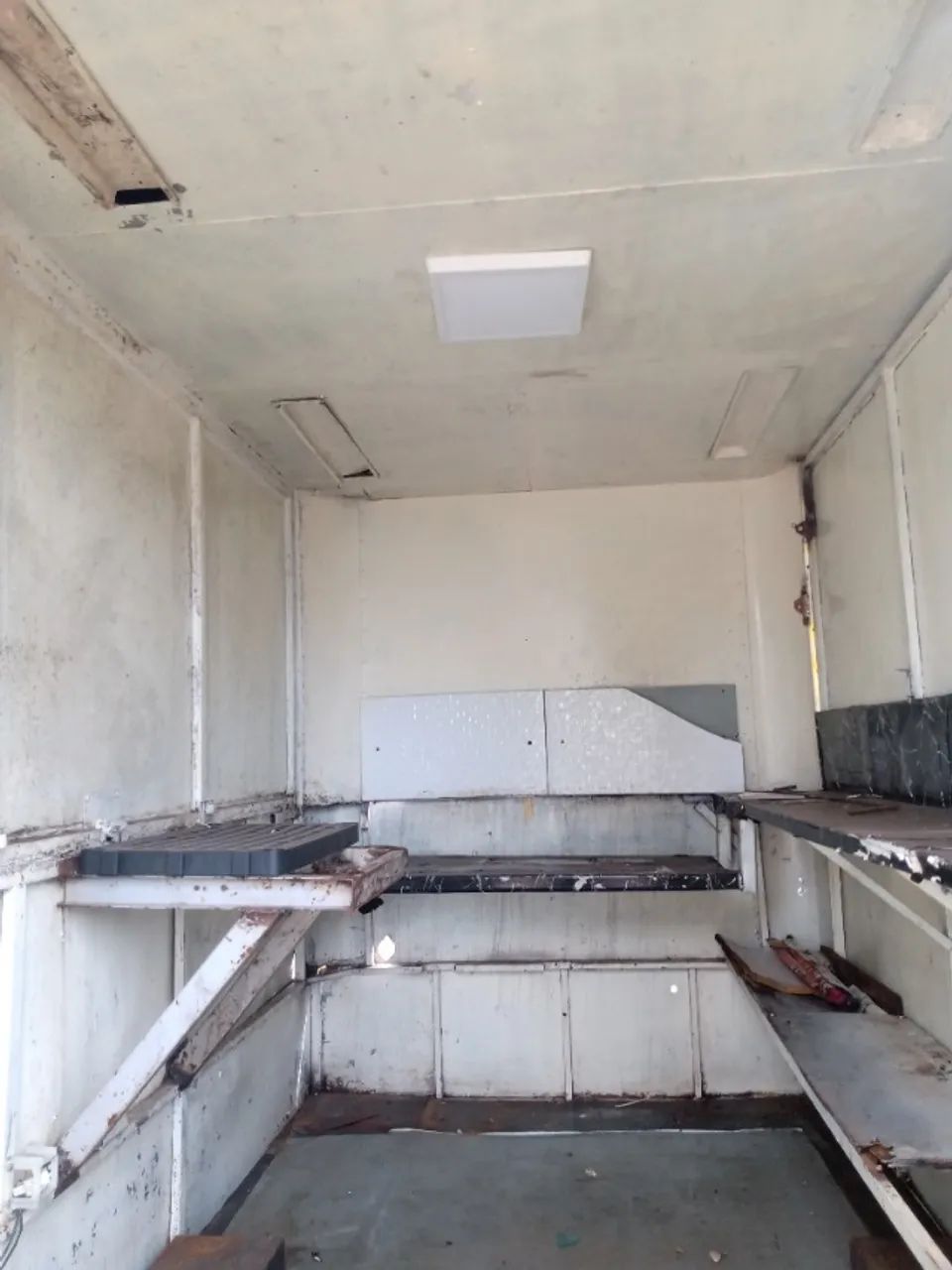 Vendo ou troco por algo do meu interesse trailer medida 2.80 por 1.60  - Foto 4