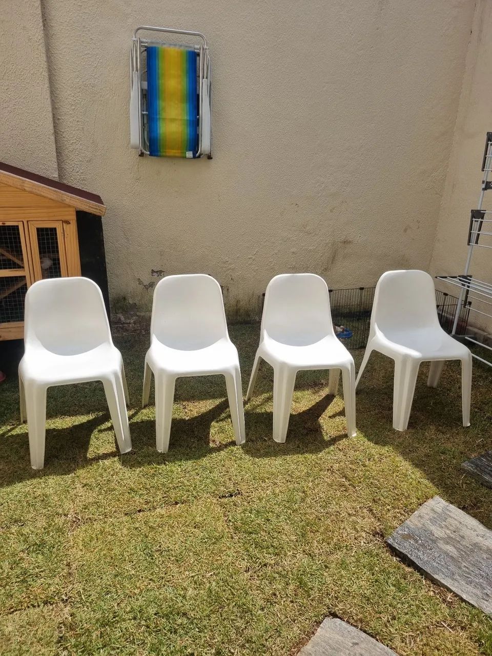 Conjunto de Cadeiras de Plástico branco