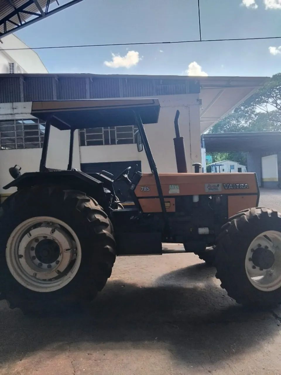 TRATOR USADO, MARCA VALTRA, MODELO V-785 - ANO 2010 - Foto 2