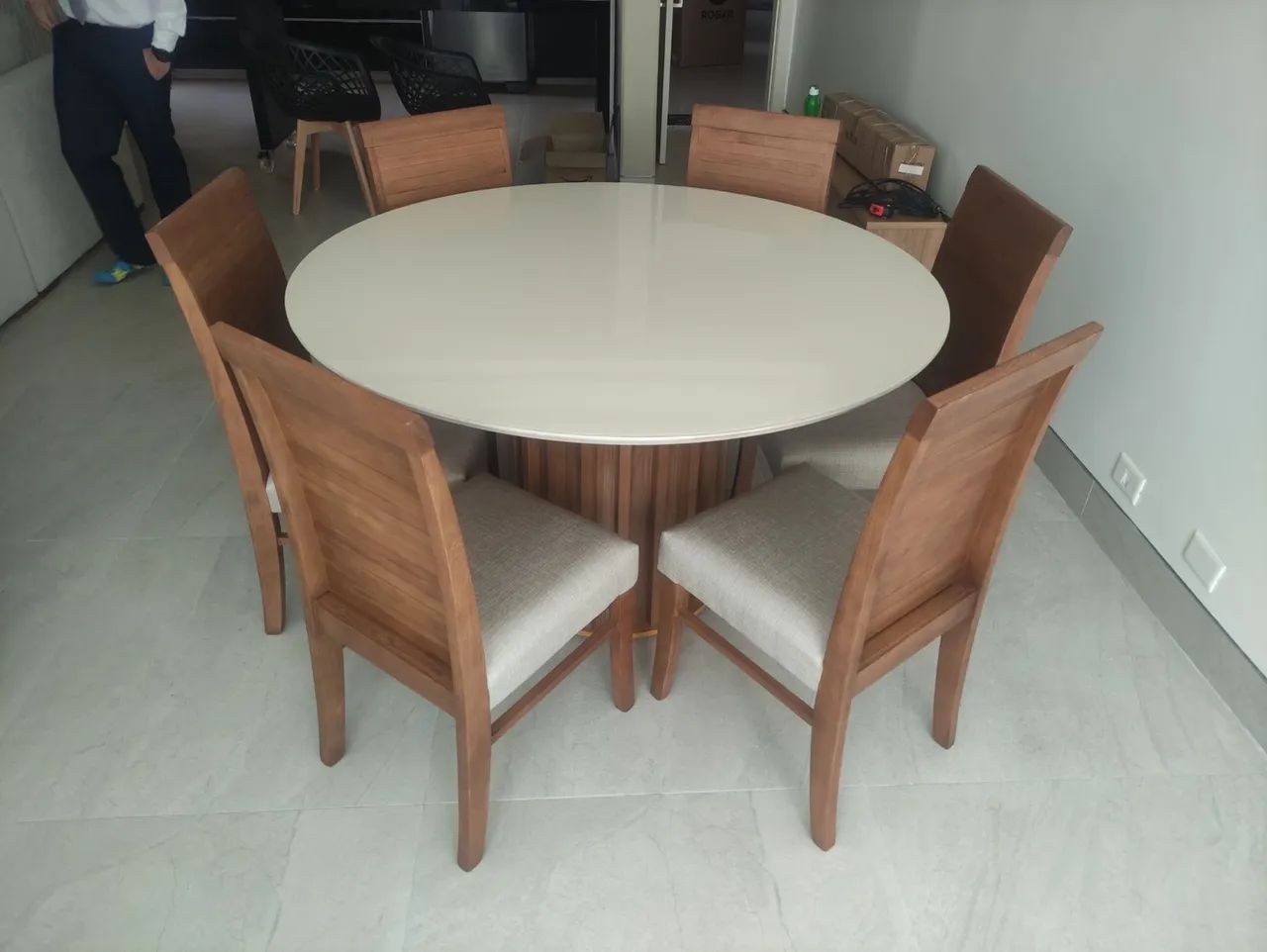 Mesa de jantar nova madeira maciça 