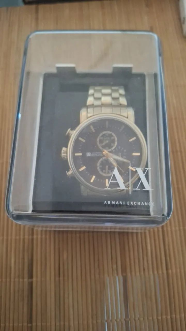 Relógio Armani Exchange Folheado a ouro. Oxidado