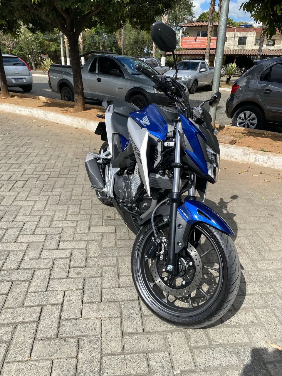 CB300F Twister ABS - Foto 4