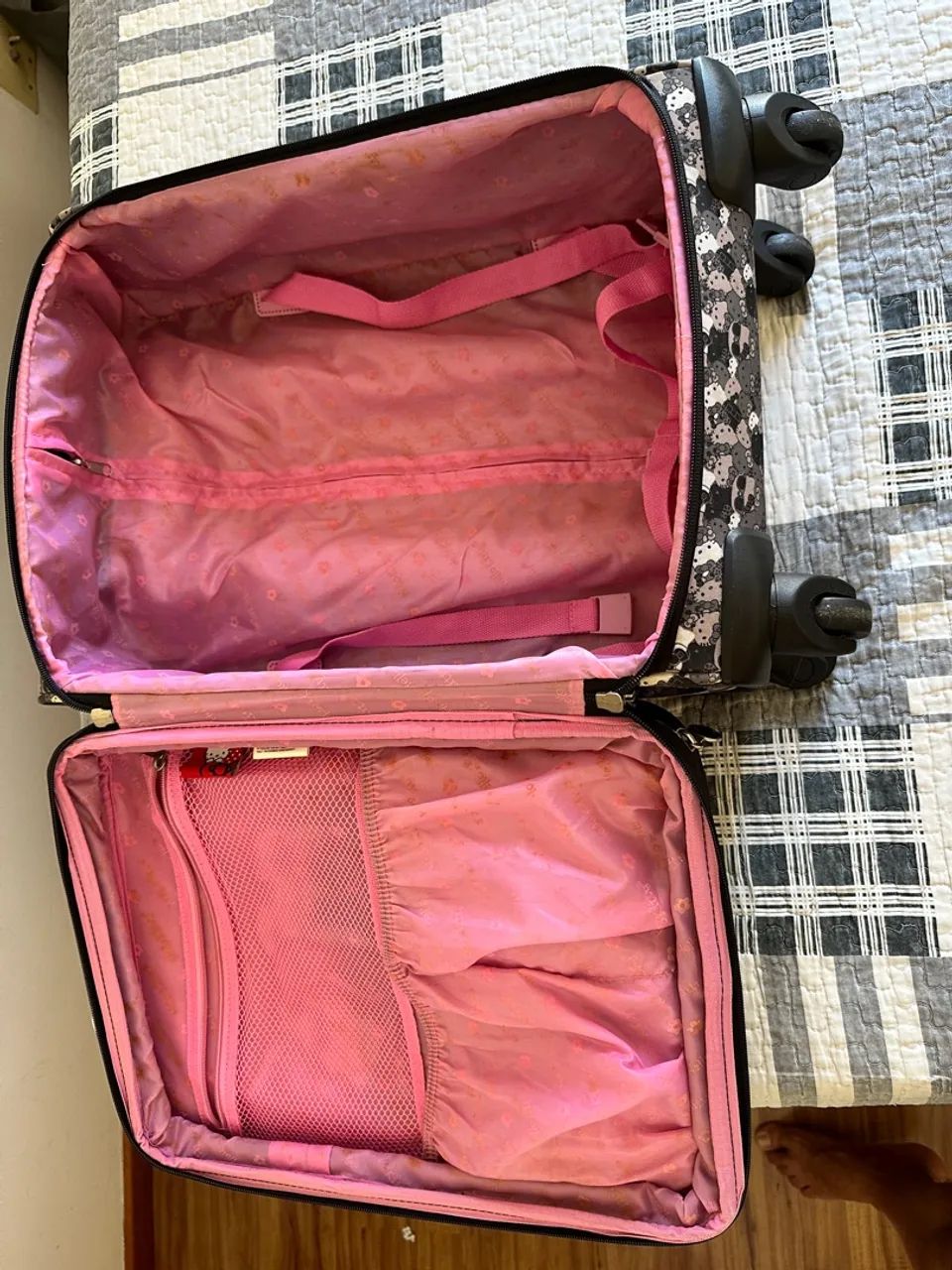 Mala de Viagem da HELLO KITTY - Foto 4