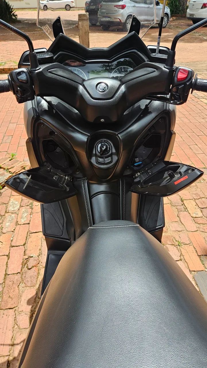 Vendo Xmax250 Yamaha Cinza  - Foto 4