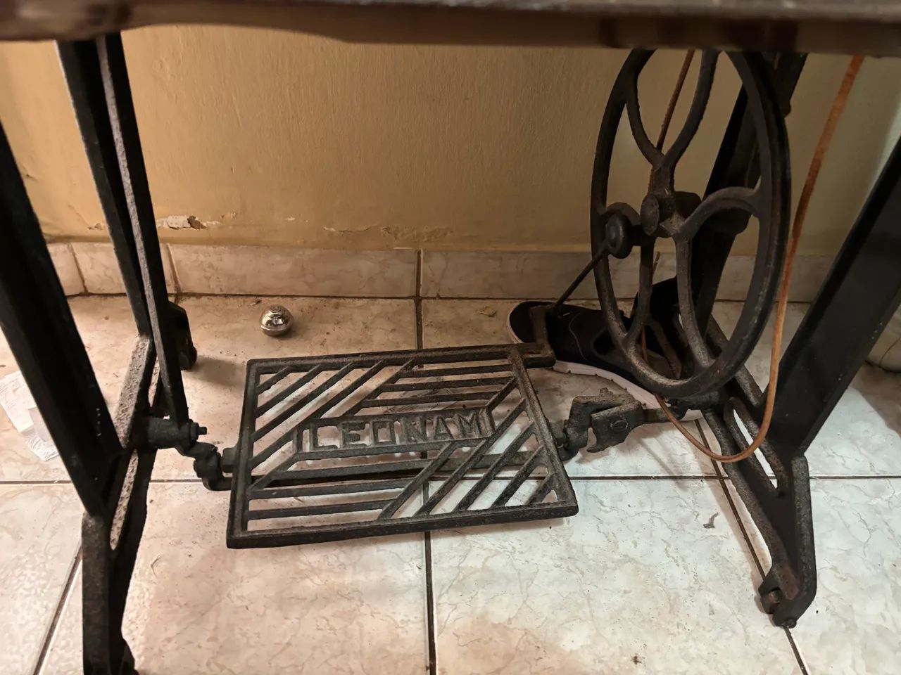 Máquina de costura  - Foto 4