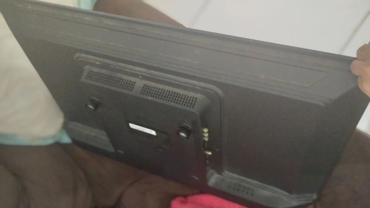 TV 32 Polegadas Philco - Com Defeito / Para Retirada de Peças - Foto 3