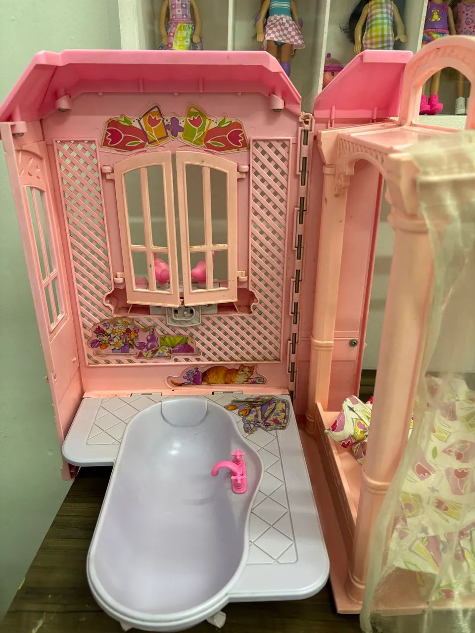 Casa da barbie anos 2000 + 2 bonecas  - Foto 3