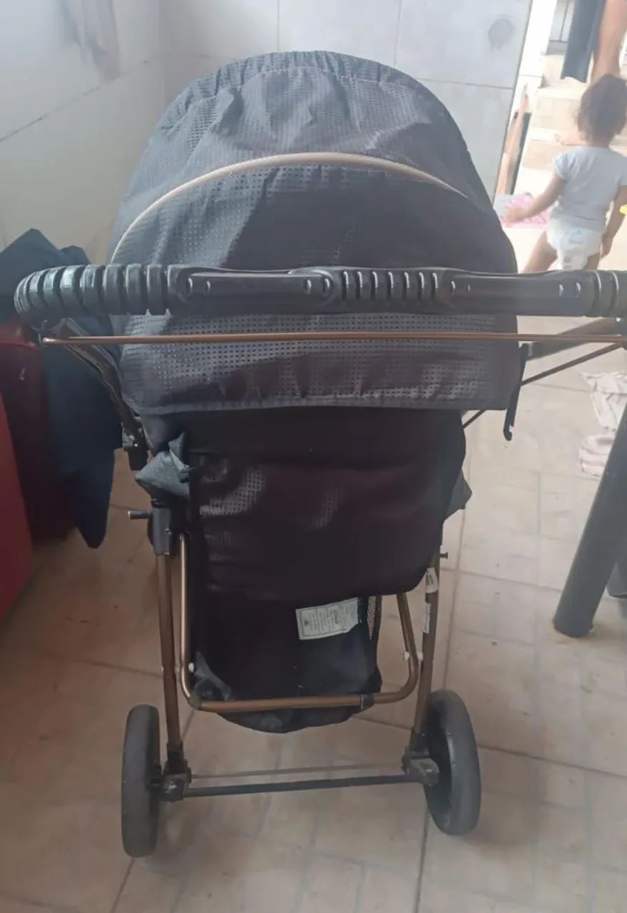 Vendo carrinho de bebê Galzerano  - Foto 2
