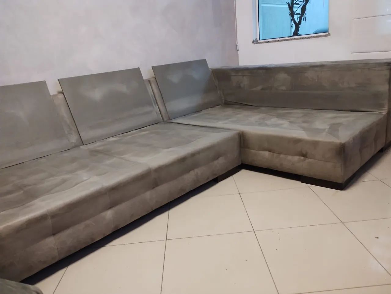 SOFÁ DE CANTO 2,70M COM CHAISE GRANDE - AMPLO E CONFORTÁVEL - Foto 4
