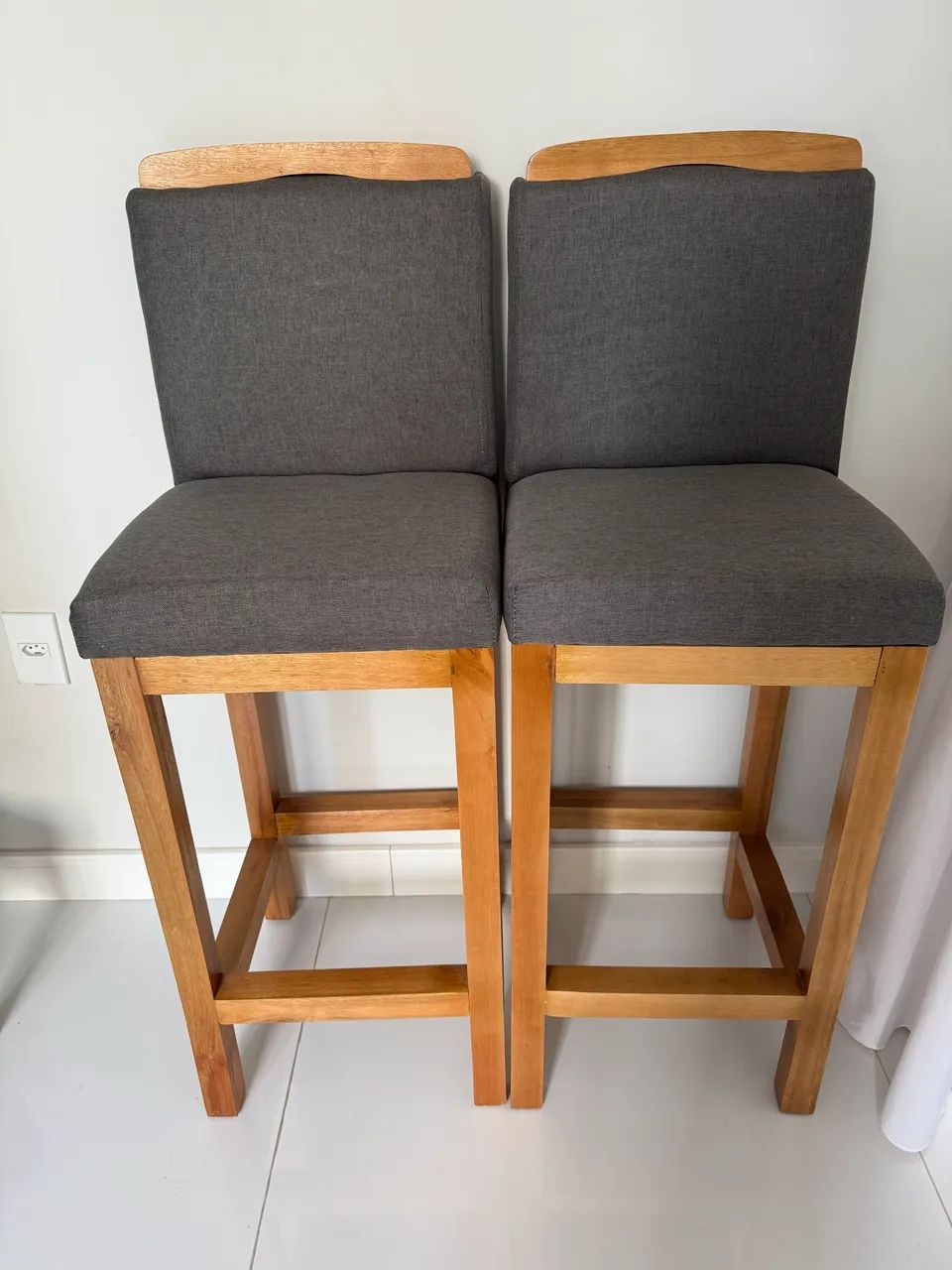Banquetas de madeira
