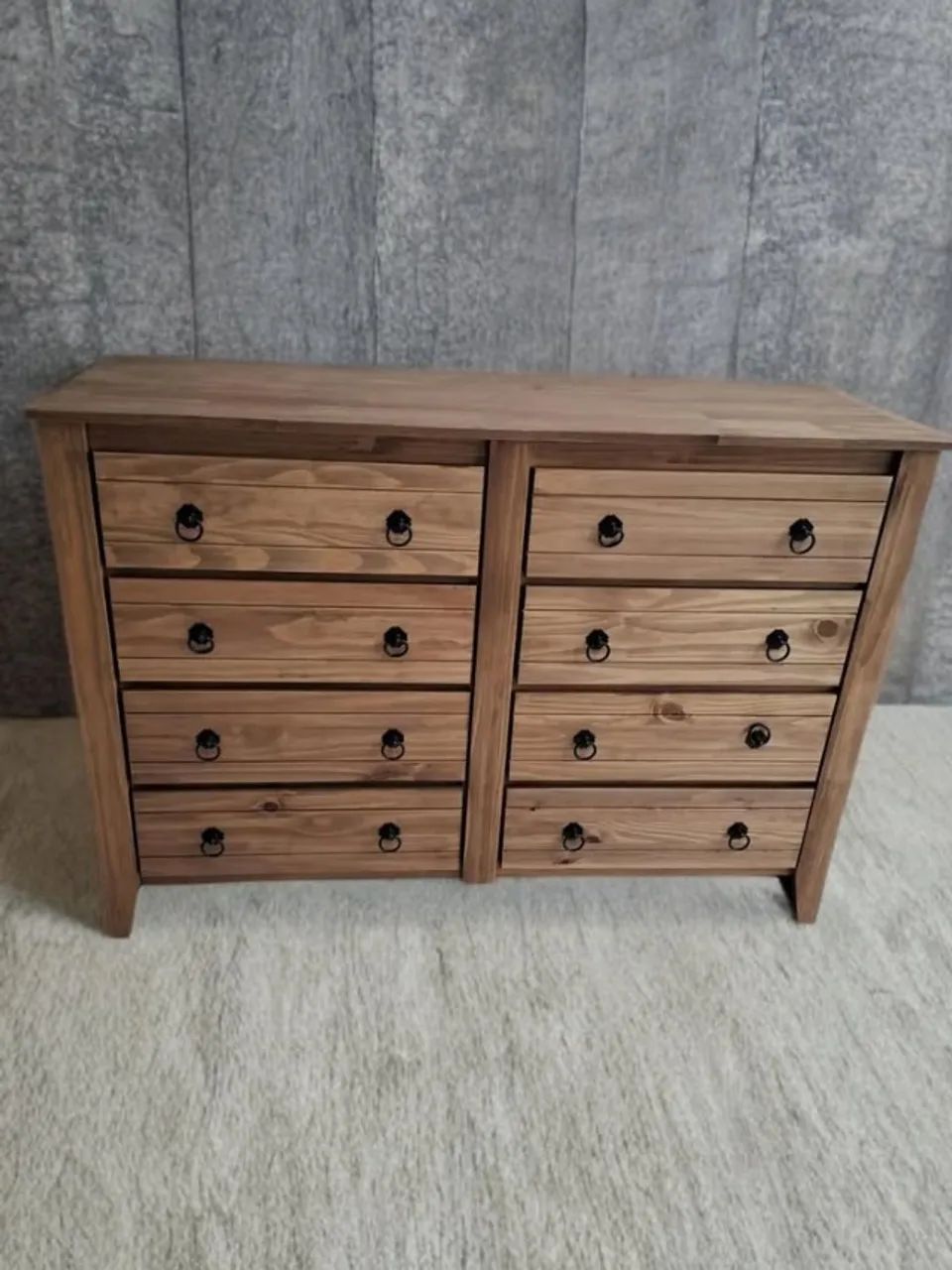 Comoda de madeira com 8 gavetas