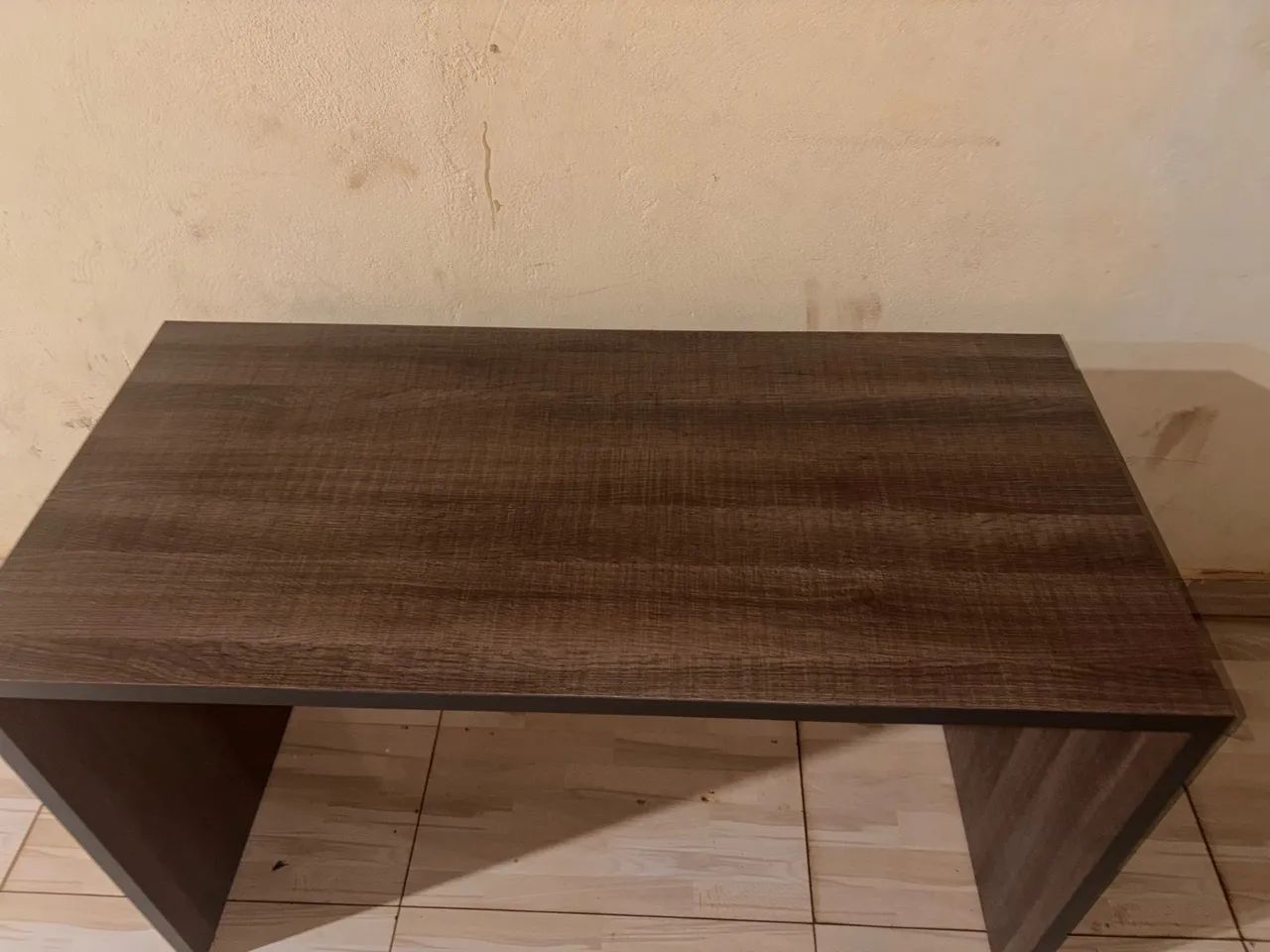 Mesa/Escrivaninha 60x120  em perfeito estado - Foto 3