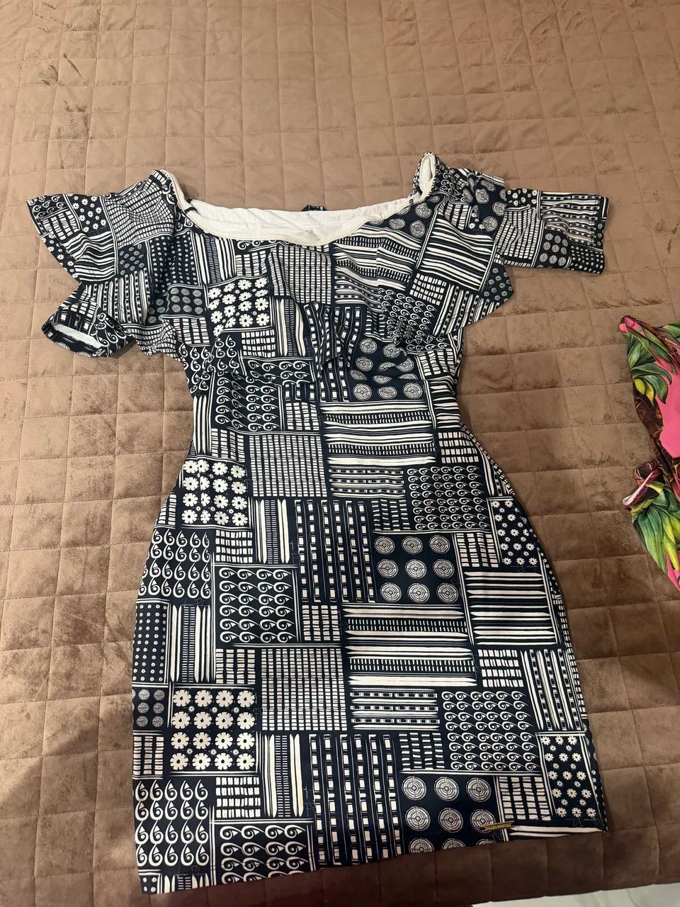 Vestido lança perfume 