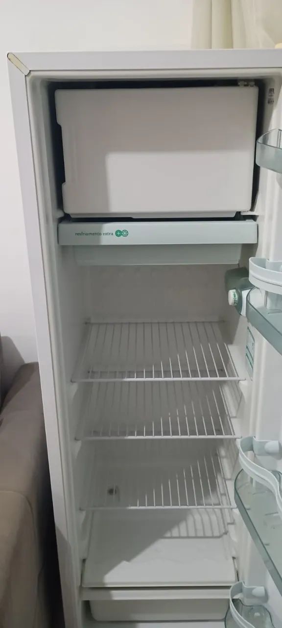 Vende-se geladeira Consul 