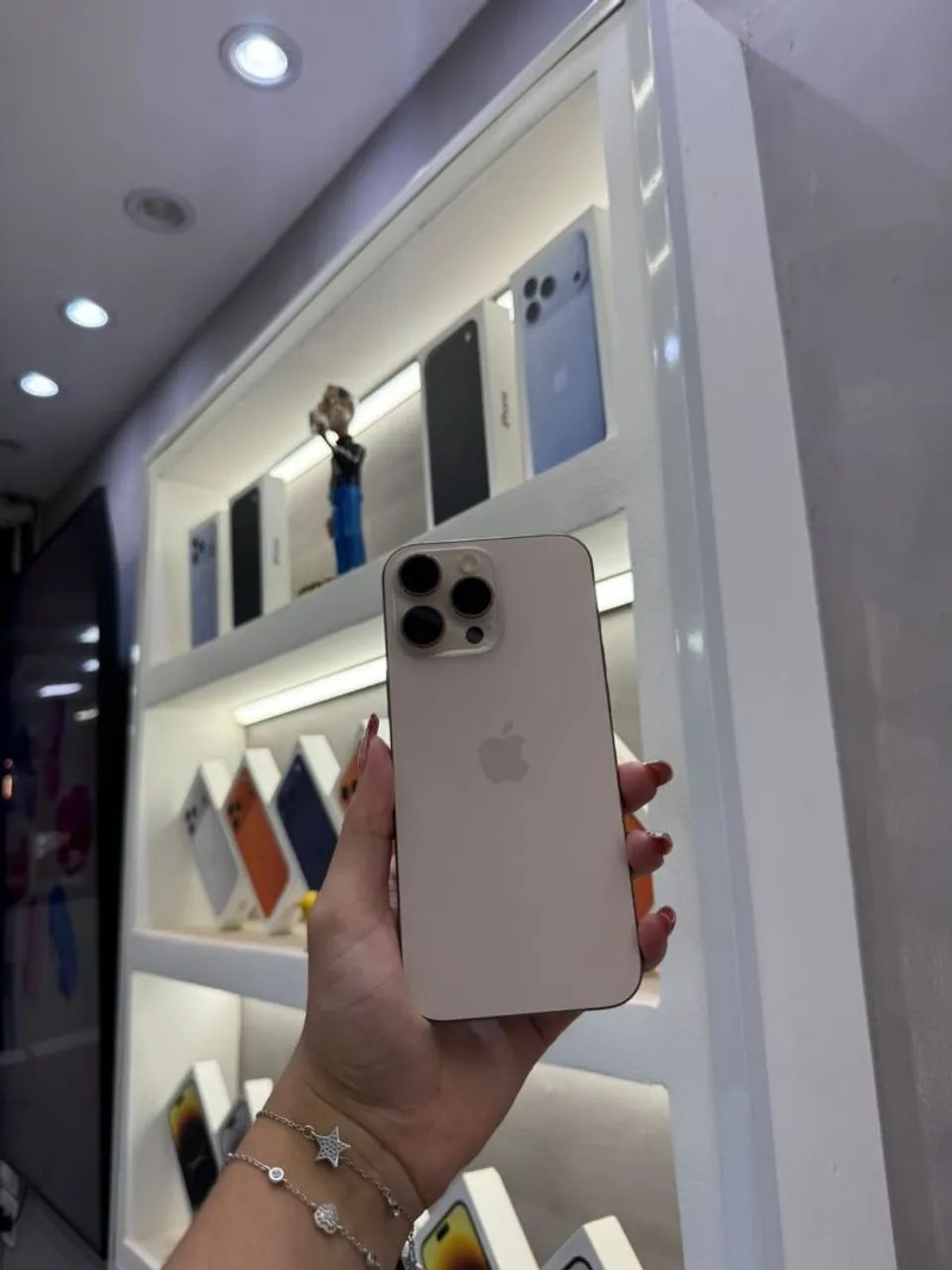 IPHONE 16 PRO MAX SEMI NOVO