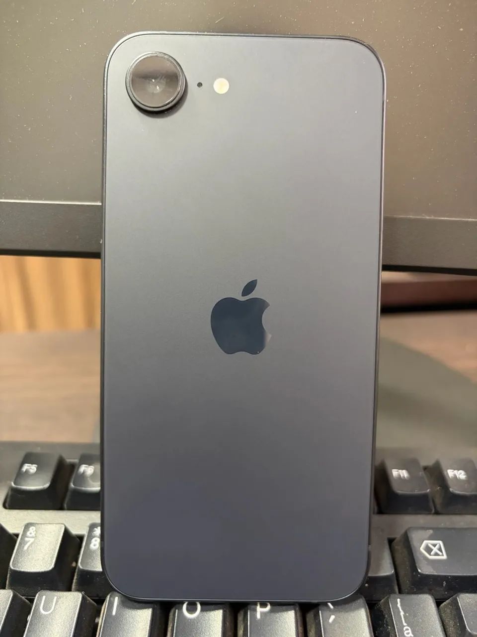Vendo IPhone 16 E - Foto 2