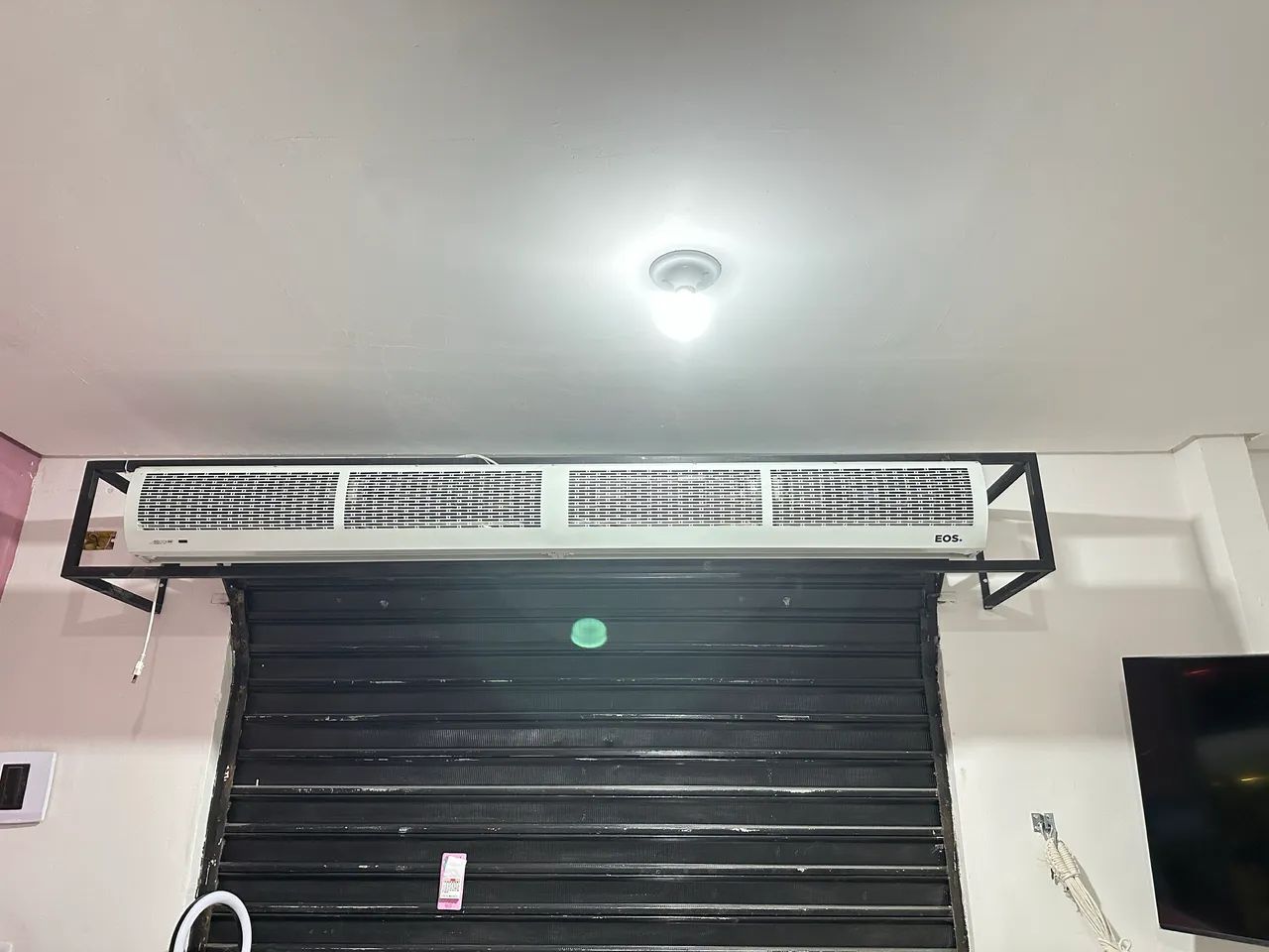 Cortina de vento Seminova + suporte grátis  - Foto 2