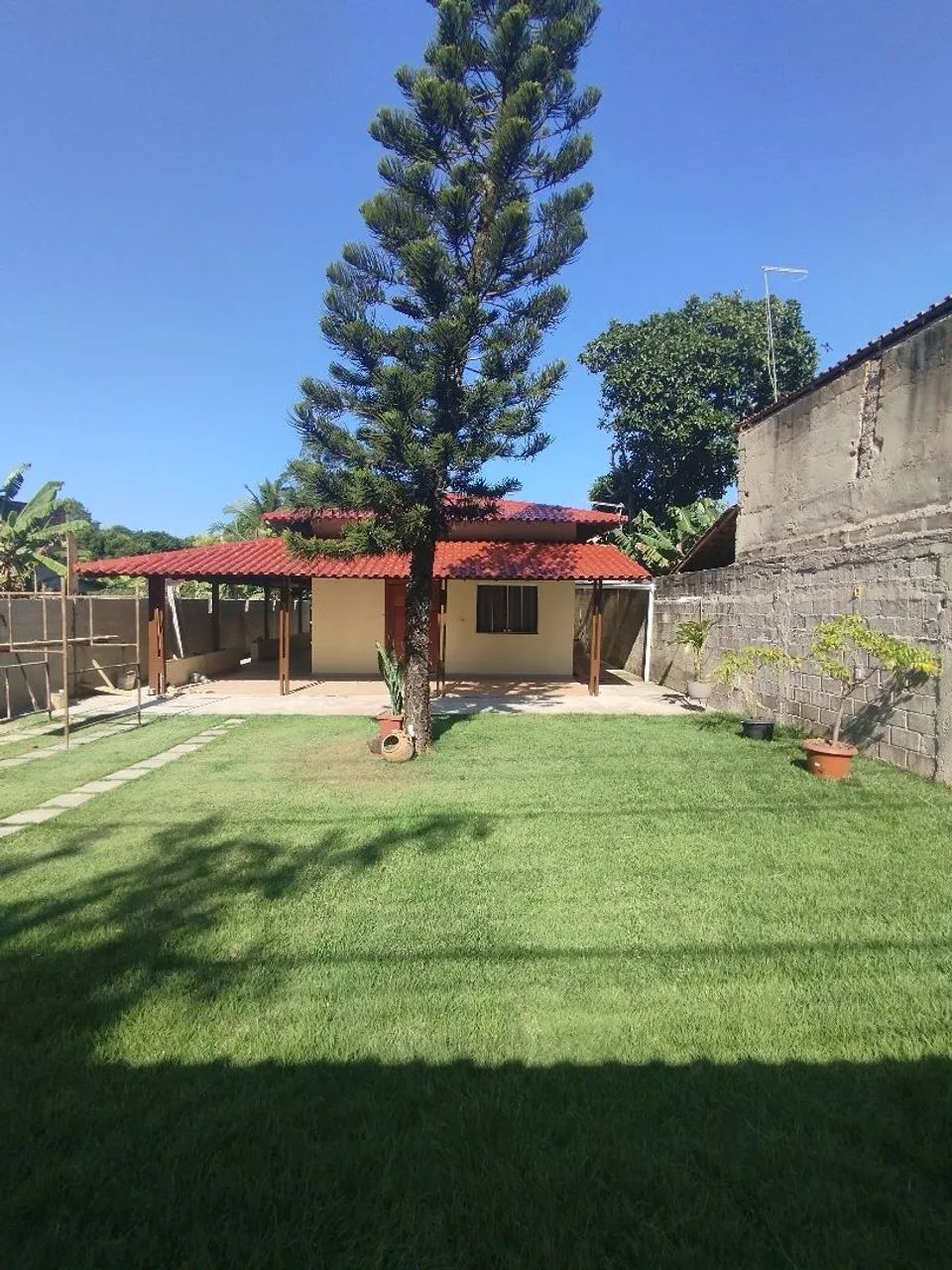 Vendo Casa em Ponta da Fruta toda mobiliada. (Perto da Praia)