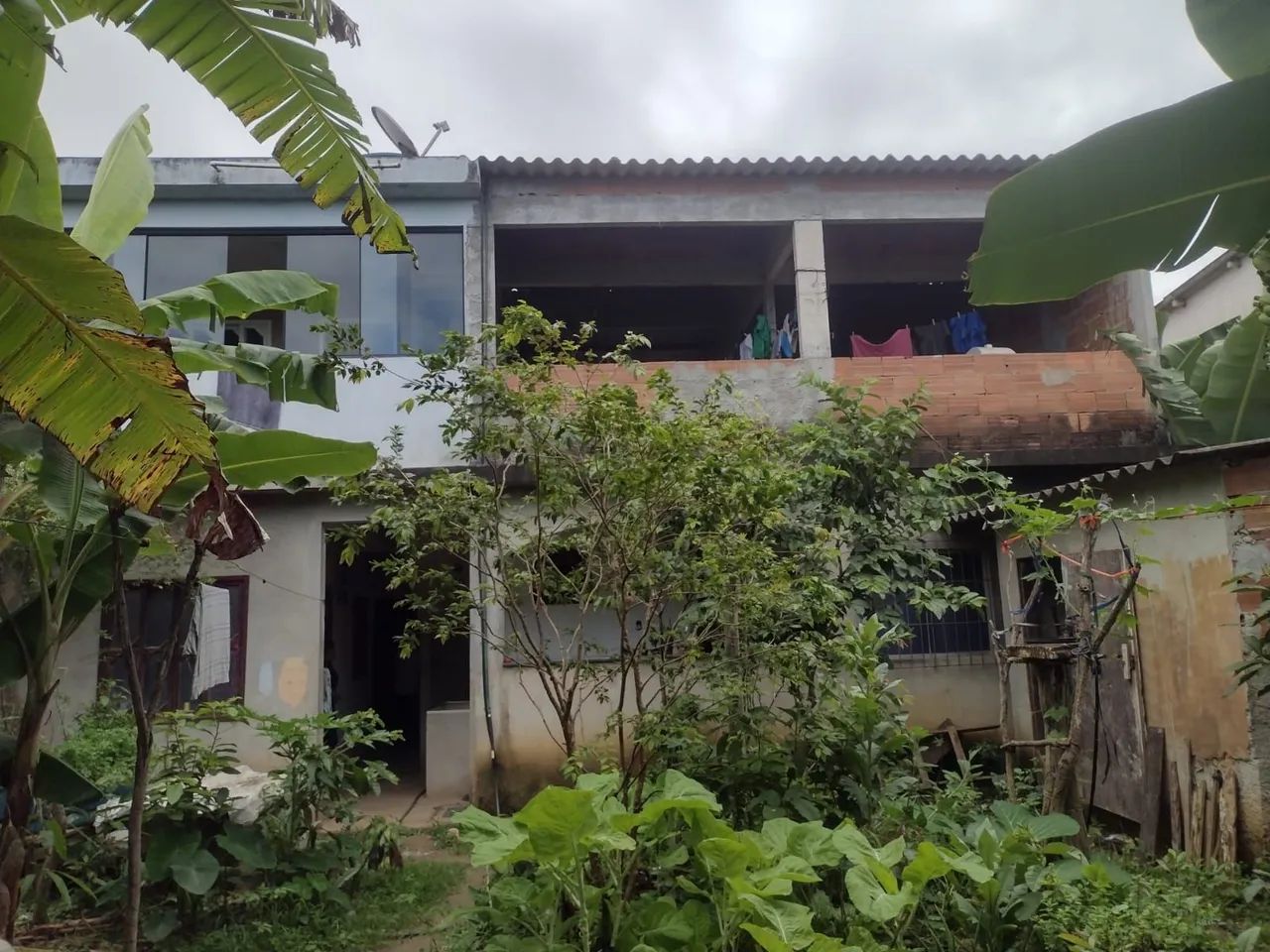 Vendo casa c/ 1 kitnet e 1 loja  - Foto 2