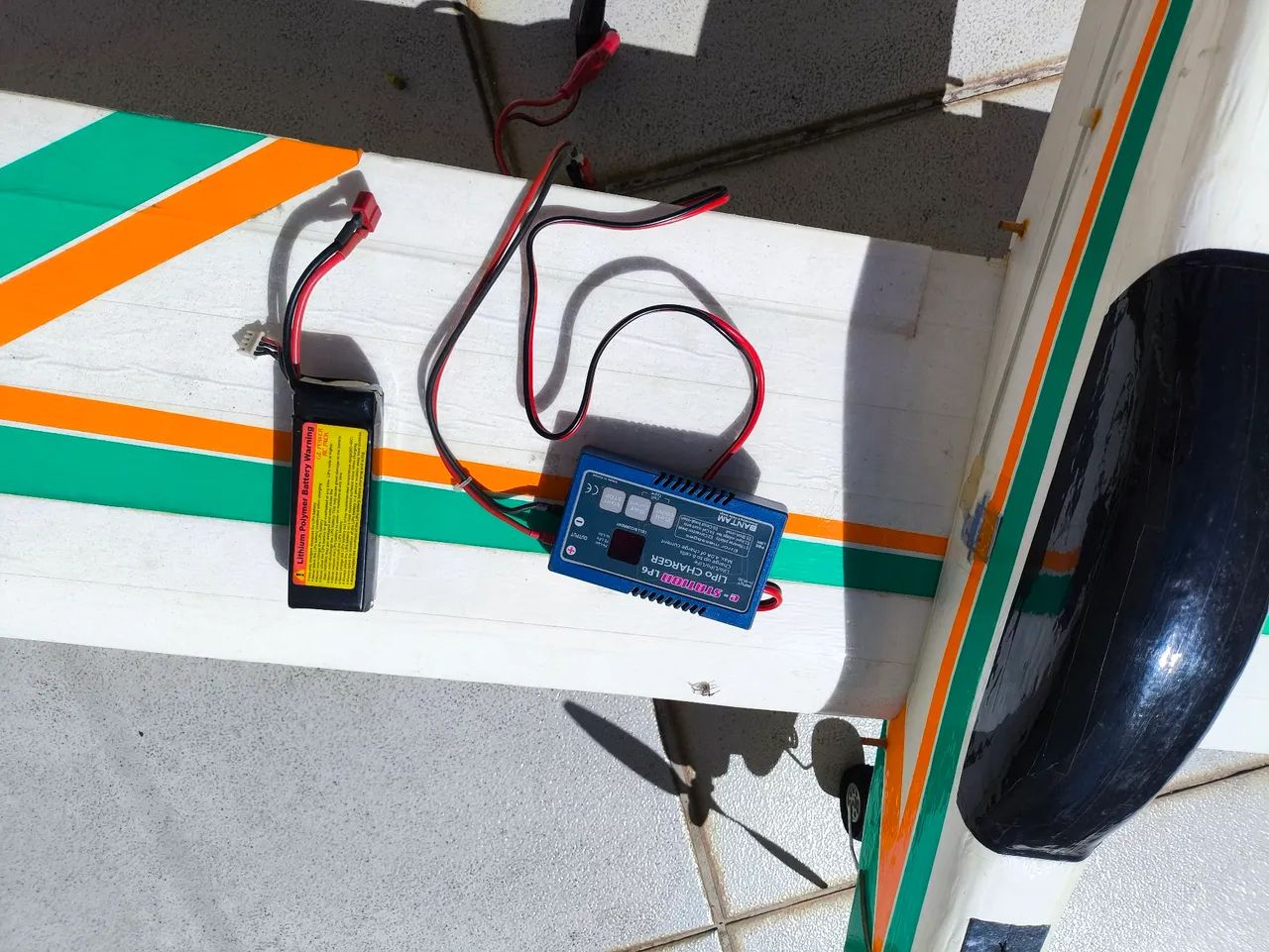 Aeromodelo isopor com controle e bateria - Foto 2