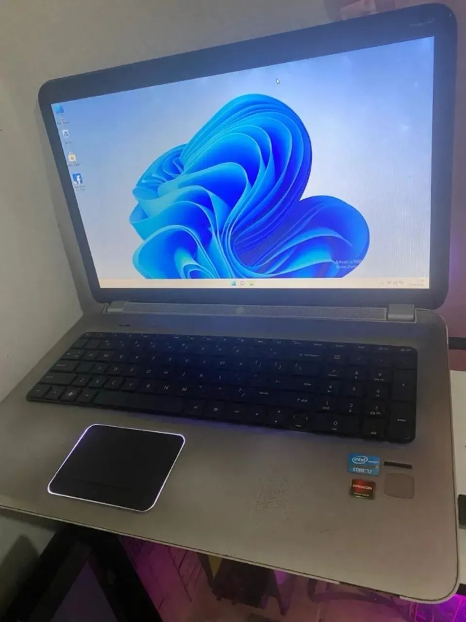 Notebook HP Core i7 8GB RAM SSD 480 Gb Placa de video Dedicada Radeon
