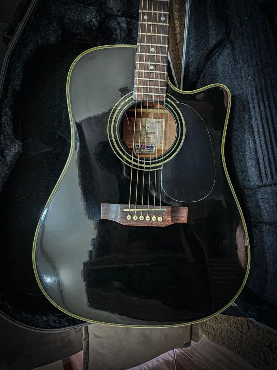 Takamine coreano com hardcase dos Beatles (para vender ligeiro) - Foto 2