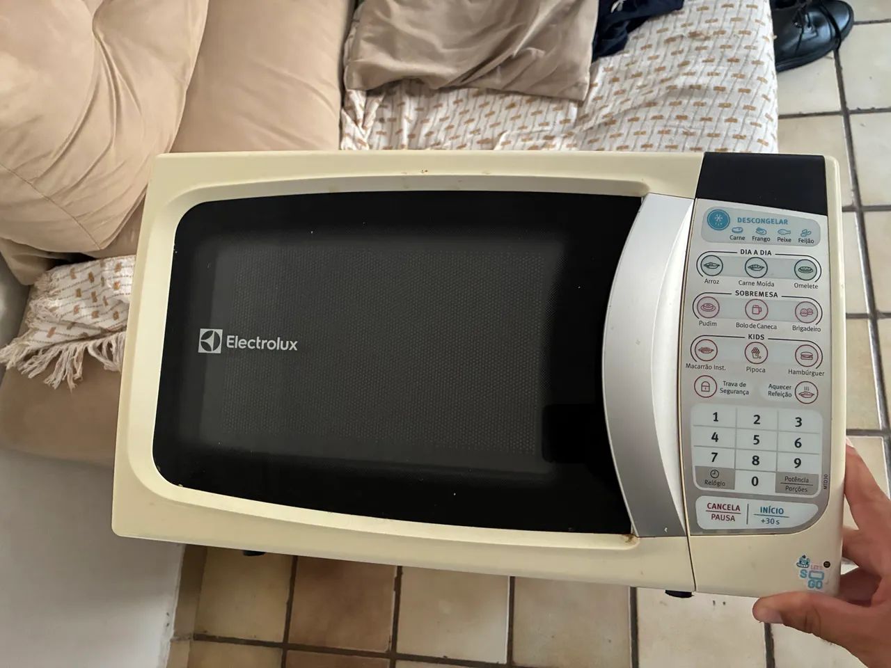 Microondas Eletrolux 20L - Foto 2