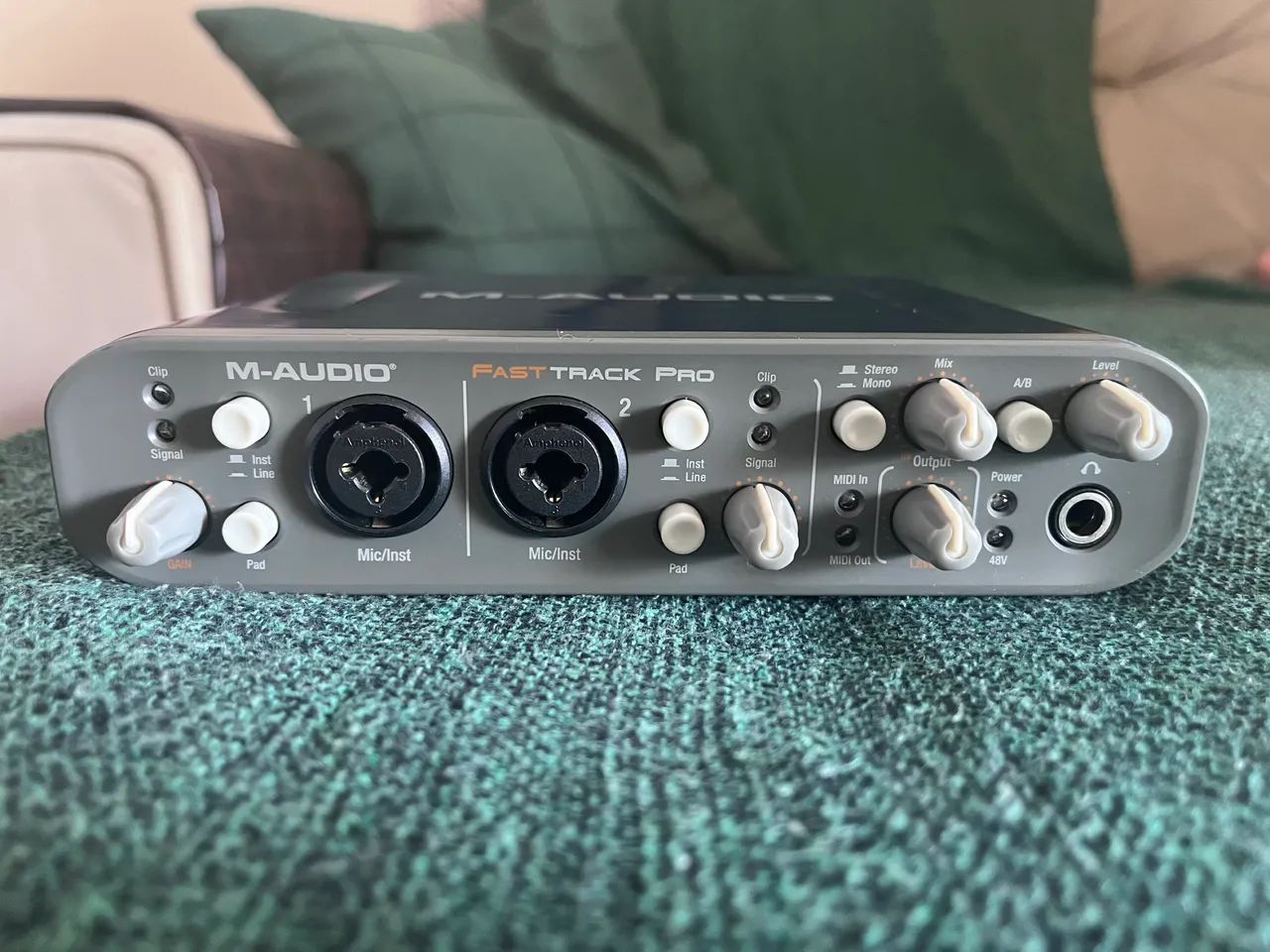 Interface de áudio M-Audio Fast Track Pro444676762564700160