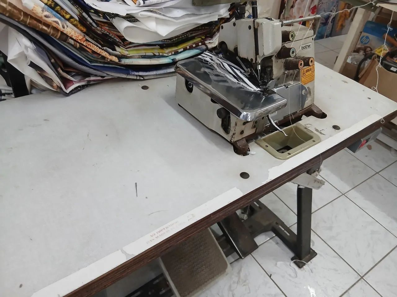 Maquina interlock brother industrial - Foto 3