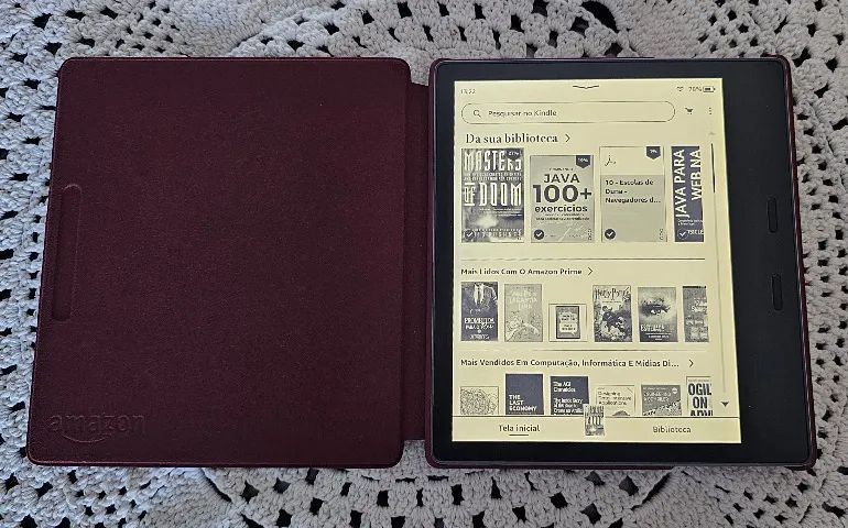 Kindle Oasis com capa de couro