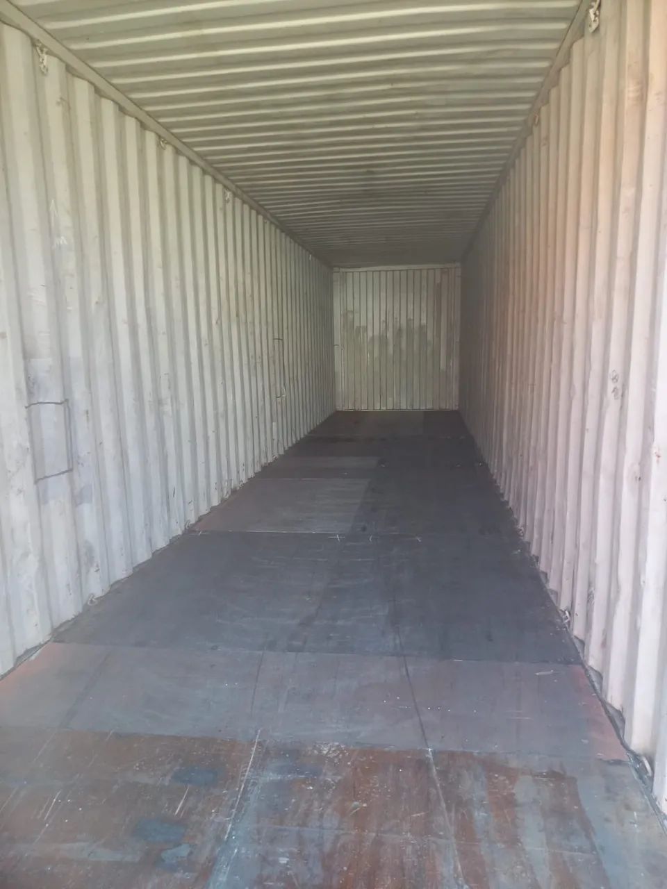 Vendas de containers marítimos e obras sustentáveis 