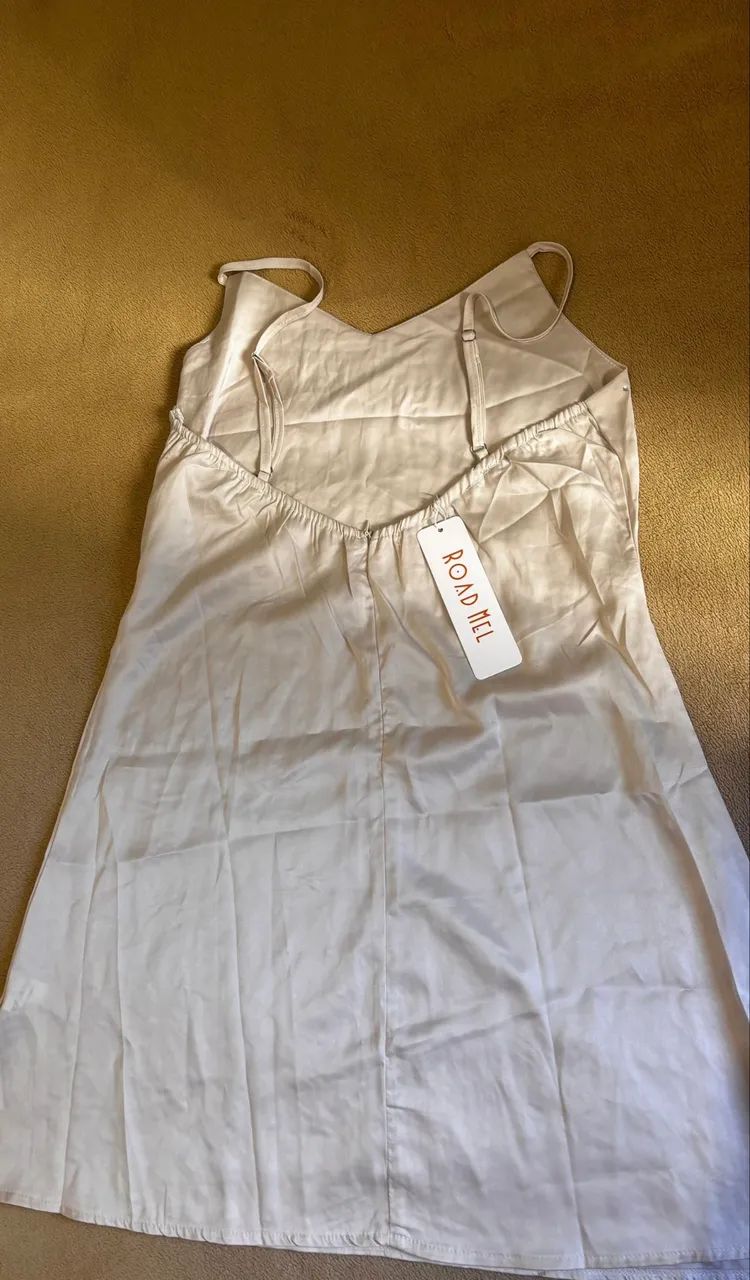 Vestido Cetim com Pedras - Foto 2