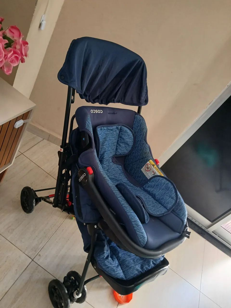 Carrinho de bebê +bebê conforto 