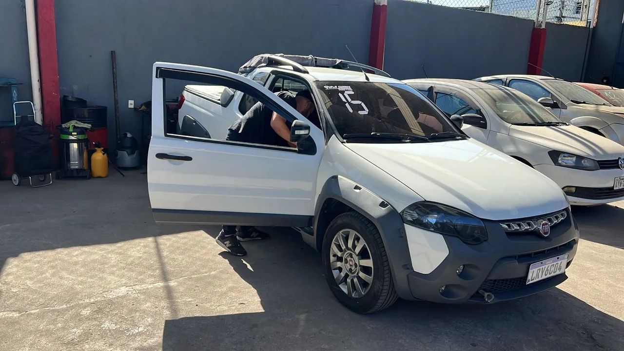 Fiat Strada Adv.1.8 16V Dualogic Flex CD 2015 - Foto 3