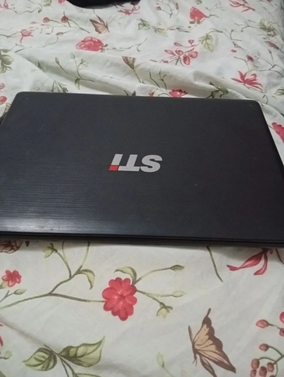 Vendo dois notebook pra peças 