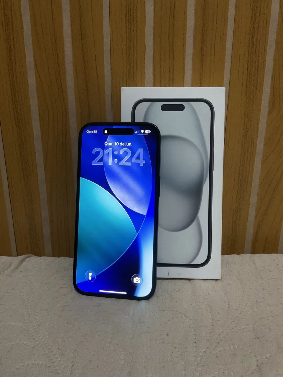 iPhone 15 / VT por iPhone inferior 
