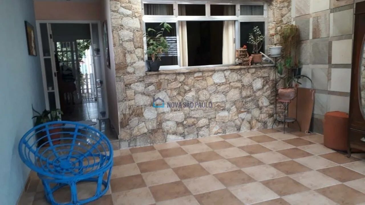 Sobrado com 03 quartos e 02 vagas de garagem