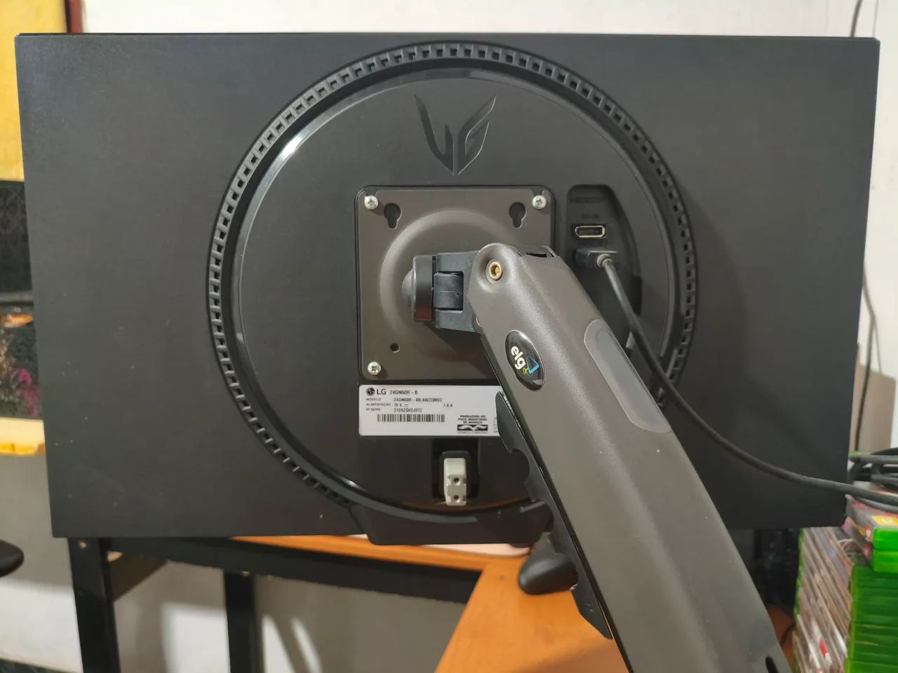 Monitor LG Ultragear com Braço articulado ELG - Foto 3