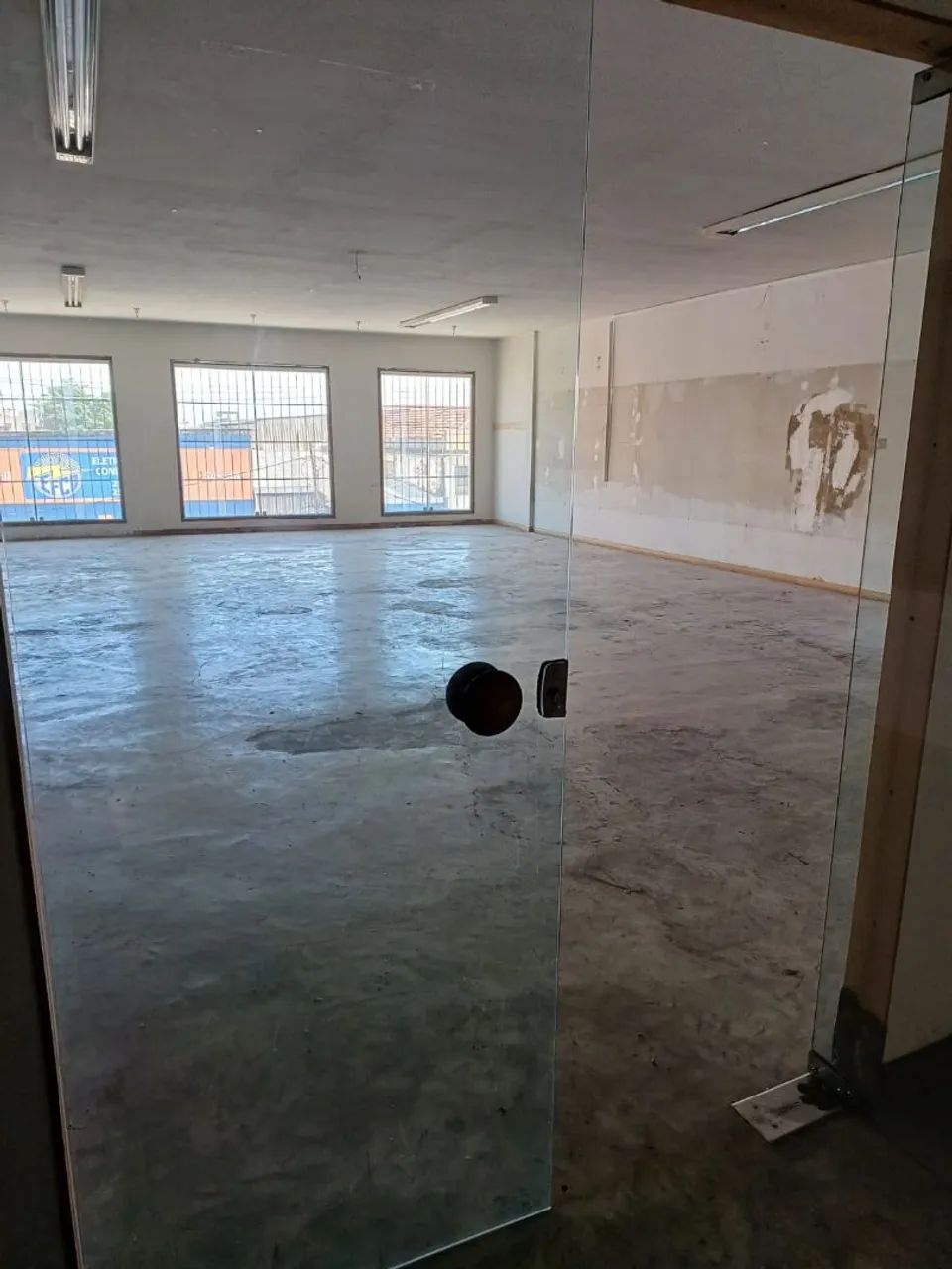 ALUGUEL SEM LUVAS!!! Prédio comercial, 1.500m², No bairro do Riachuelo - Foto 3