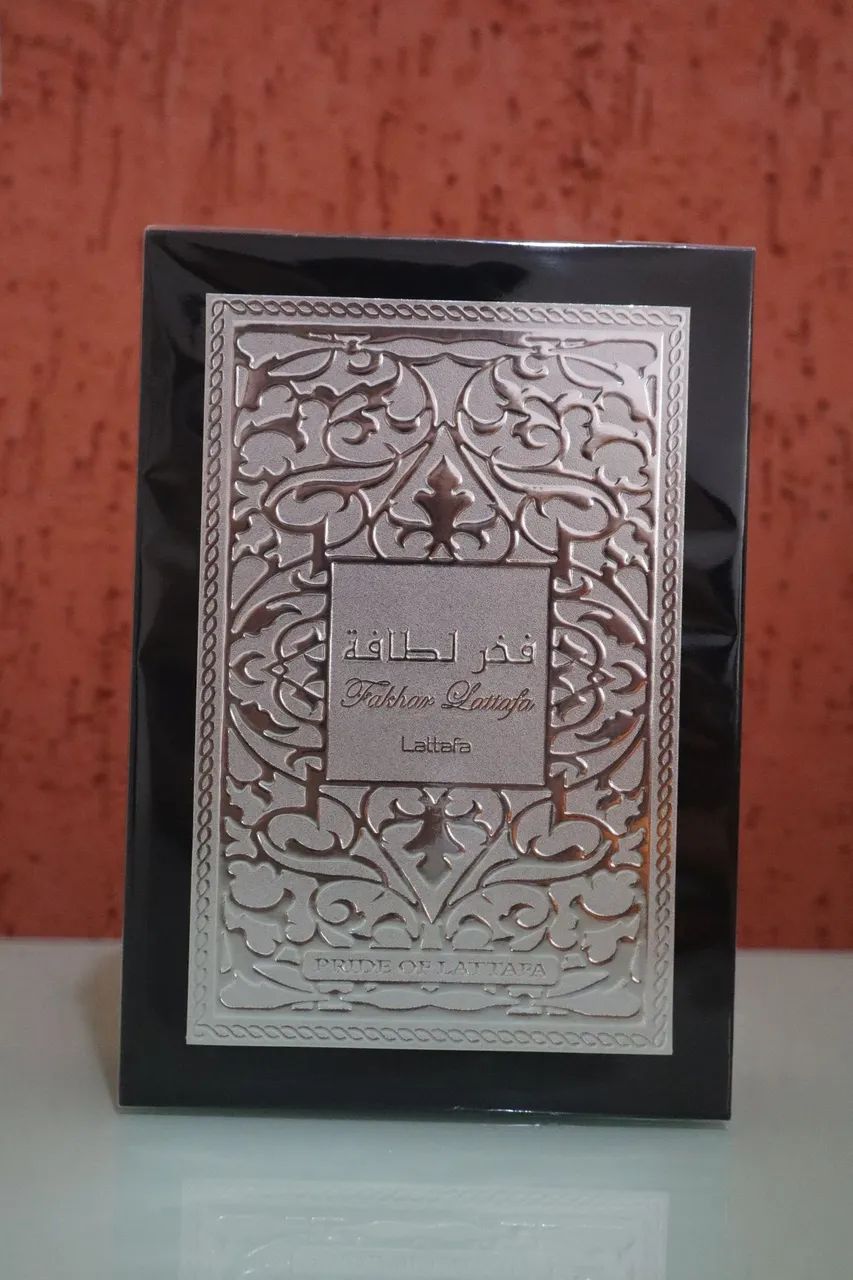 Perfume árabe Lattafa Fakhar Black