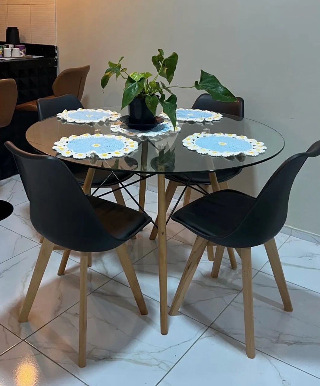 Mesa com cadeiras  - Foto 2